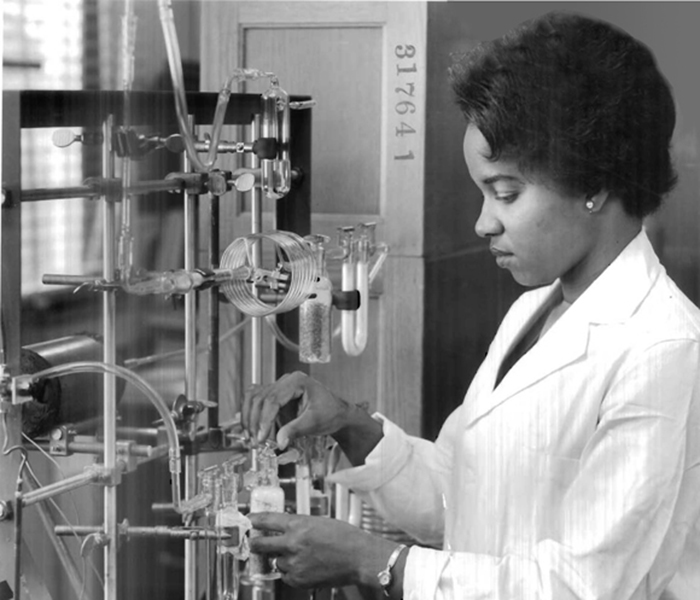 Reatha King in UChicago laboratory