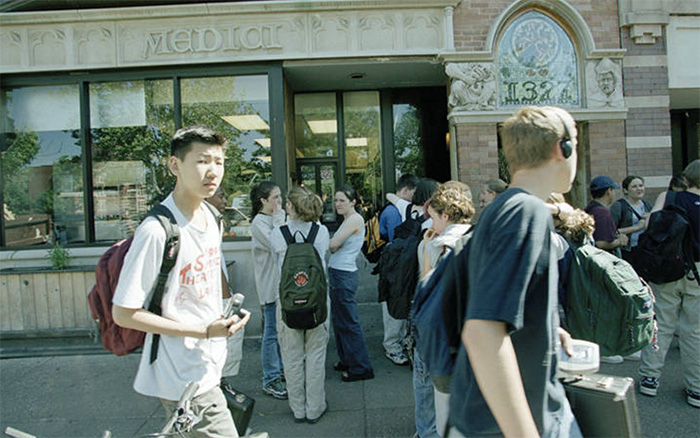 The sidewalk in front of Medici and University Market in 2000