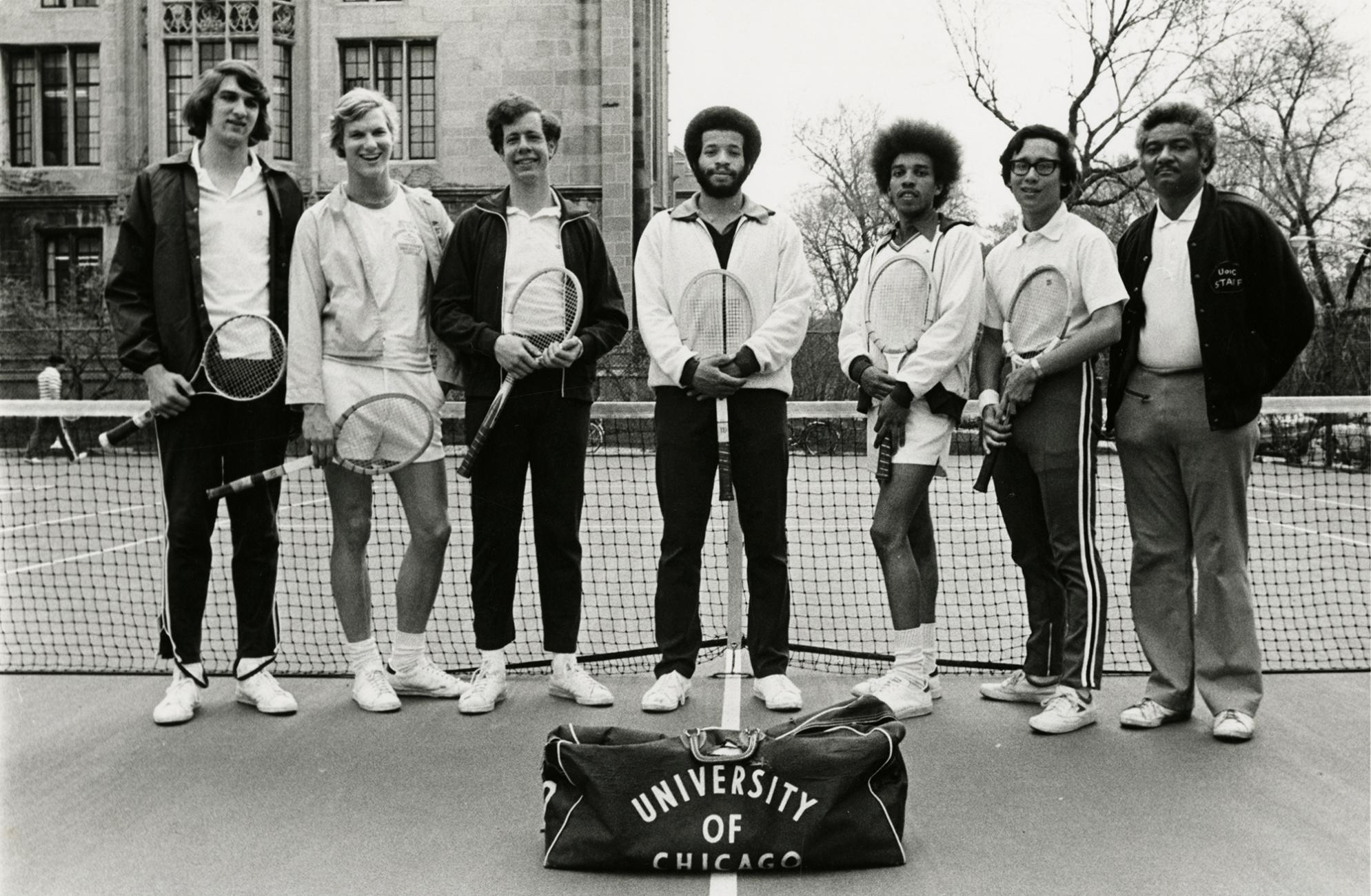 The UChicago tennis team in 1975
