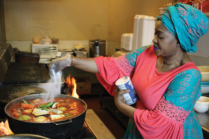 Awa Gueye cooking tiebu dejeun