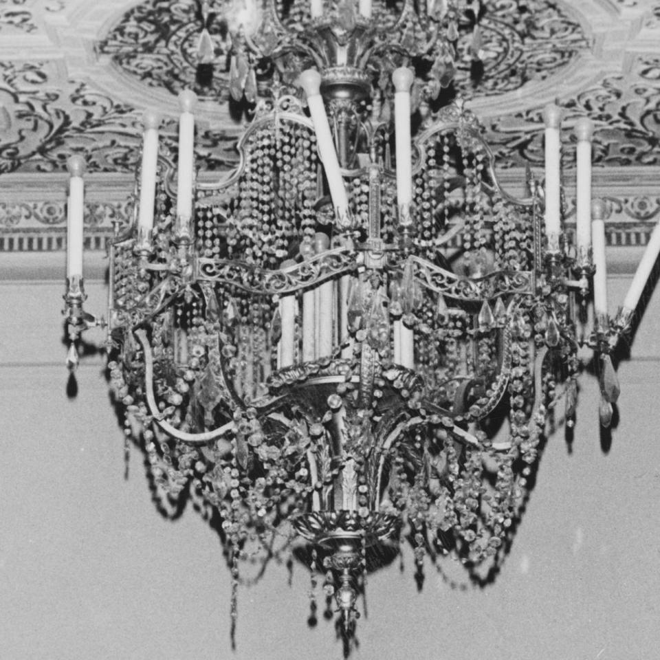 The chandelier in Shoreland Hall